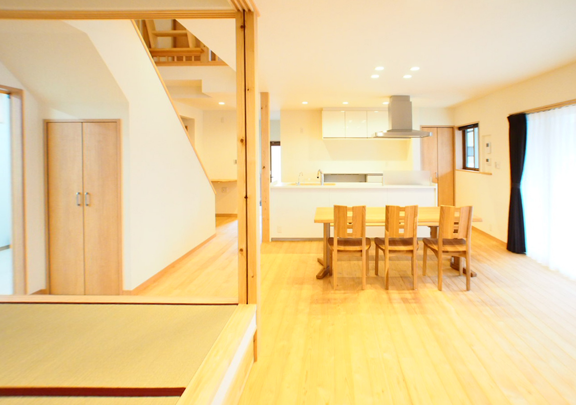 小上がりの間とLDK